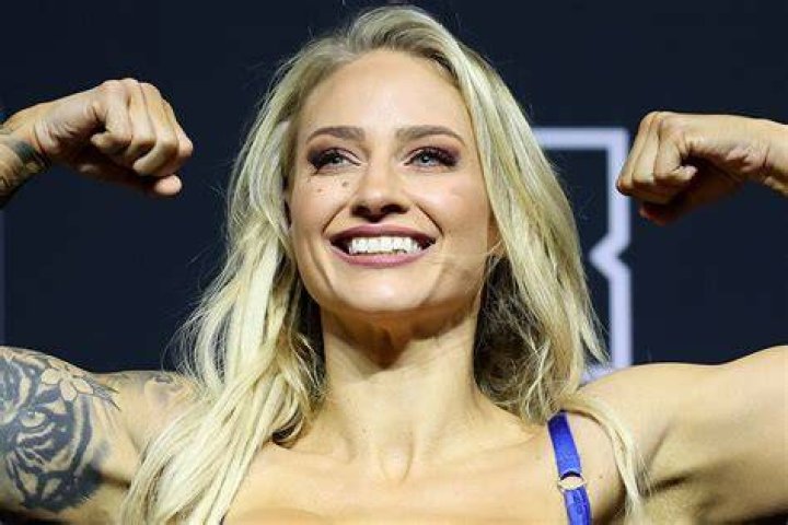 Ebanie Bridges is a world champion, wears lingerie to weigh ins and has an OnlyFans and says boxers