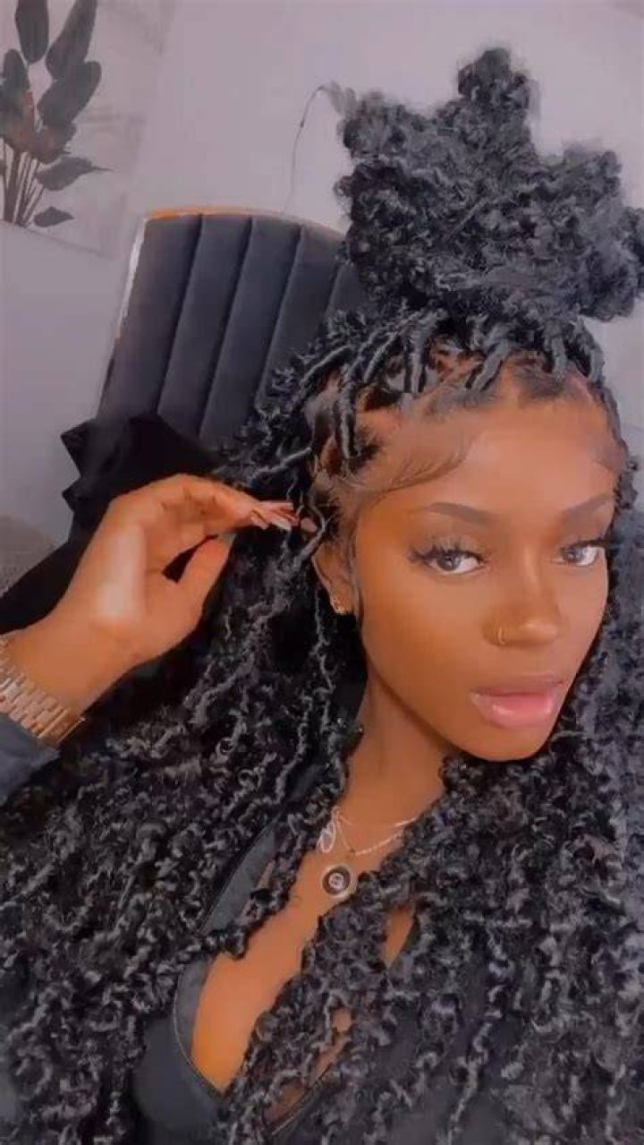 ELIGHTY Butterfly Locs Braided hairstyles, Butterfly locs, Bohemian