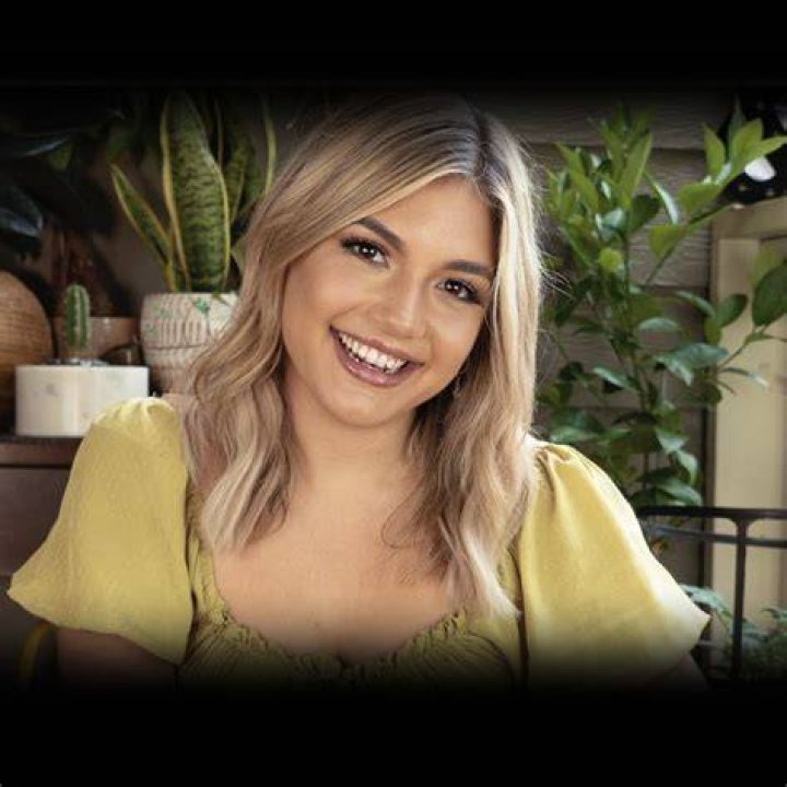 Giannina Milady Gibelli Age, Bio, Birthday, Family, Net Worth