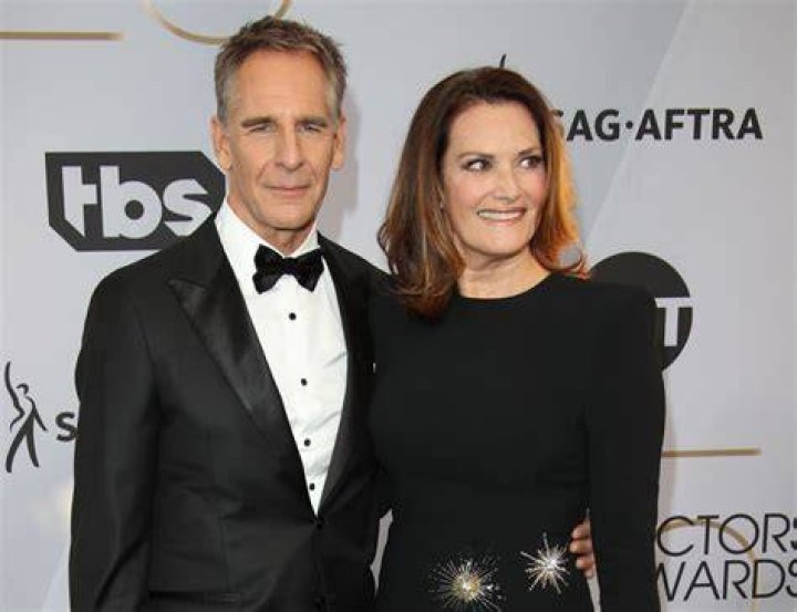 Gold Globe Winning Actor Scott Bakula's Married Life! Know About His Wife, Children, Net Worth, TV S ·