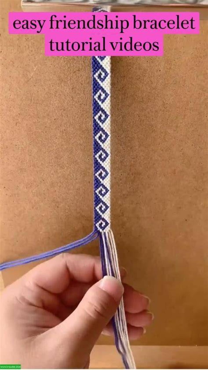 How to Make a Friendship Bracelet Friendship bracelets diy, Bracelet