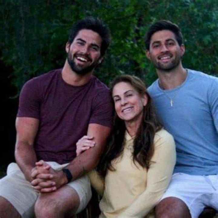Kevin Love Ethnicity – Is He From Jewish Or Christian Family Background ·