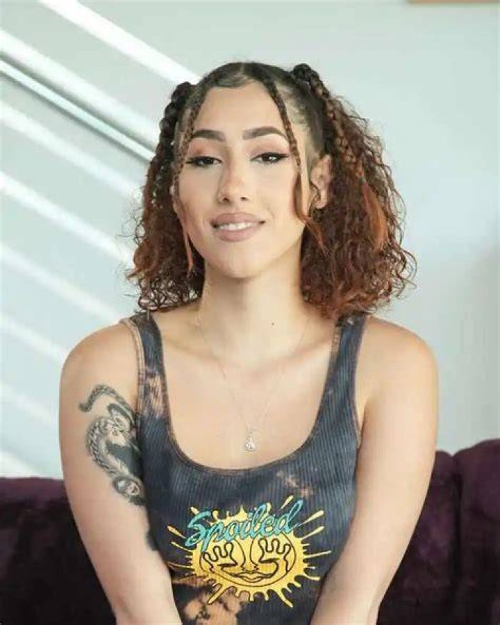 Kira Perez Height, Weight, Net Worth, Age, Birthday, Wikipedia, Who, Instagram, Biography ·