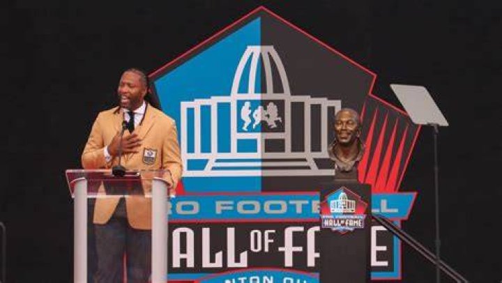 Larry Fitzgerald's former girlfriend exposes him for sleeping with his