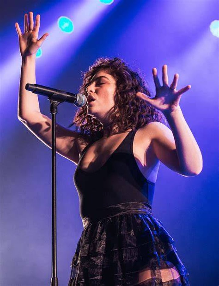 Lorde - Most Famous Singers from New Zealand