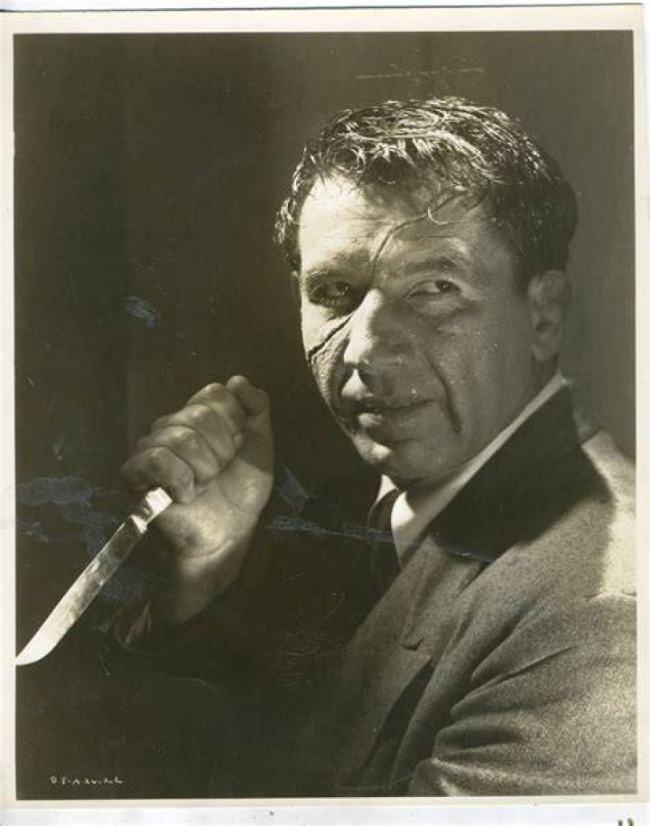 Mike Mazurki ·