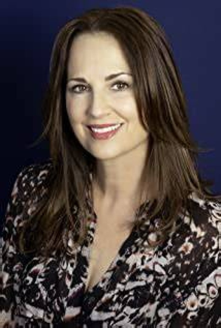 Paula Marshall Bio (Wiki) ·