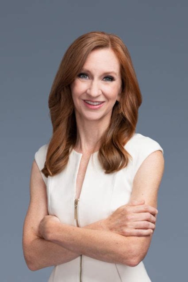 PBS: What Illness Does Lisa Desjardins Have? Fans Worried About Her Health Condition