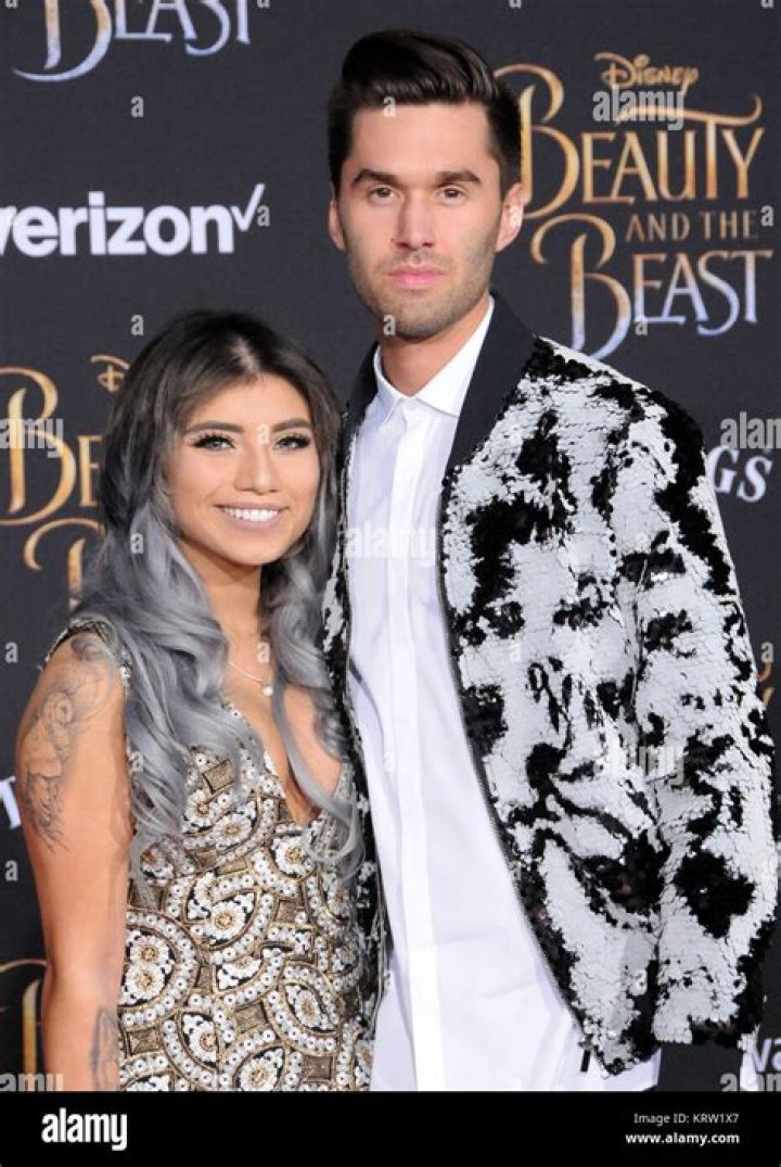pentatonix kiristin maldonado jeremy lewis engaged ENGAGED