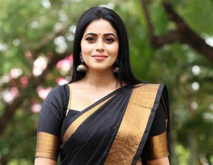 Poorna Bell Wikipedia, Biography , Husband Age, Husband, Salary, Instagram