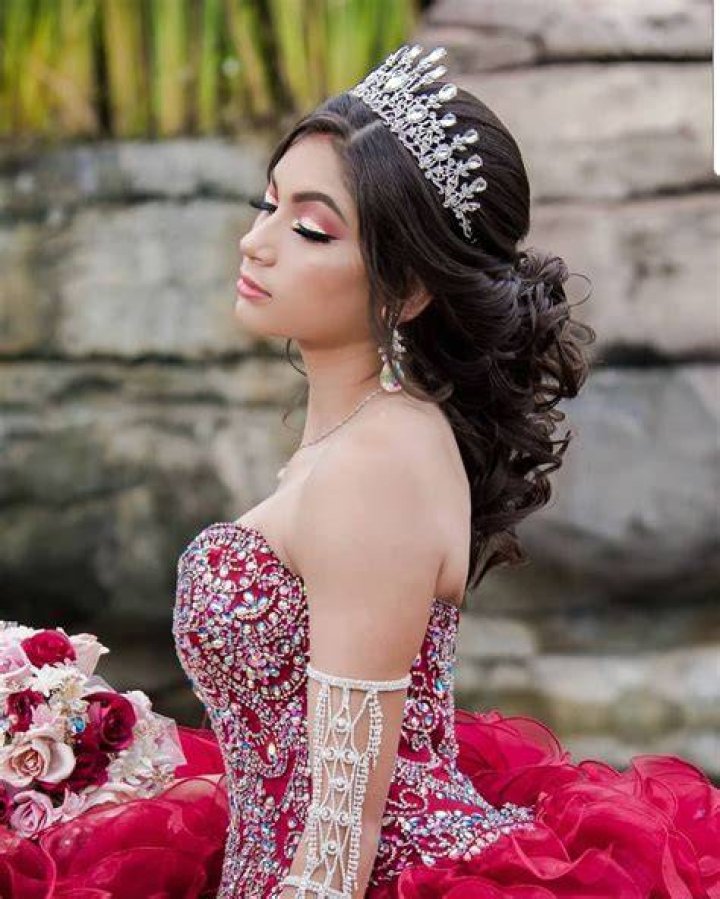 Quinceanera Hair Ideas Popular Hairstyles for Quinces in 2021