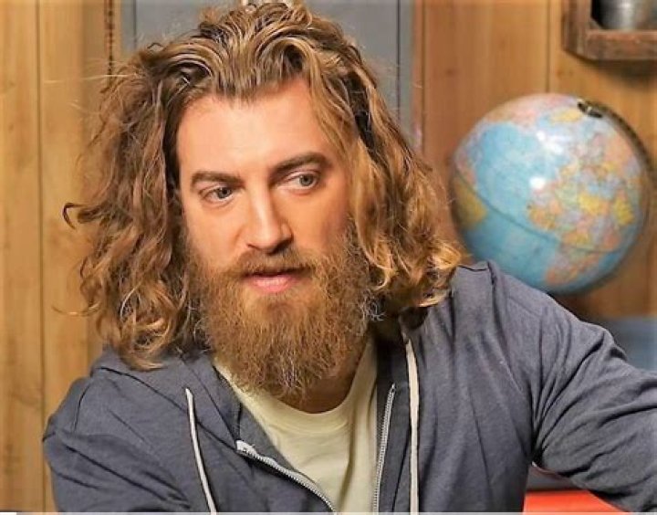 Rhett McLaughlin Age, Bio, Birthday, Family, Net Worth National Today