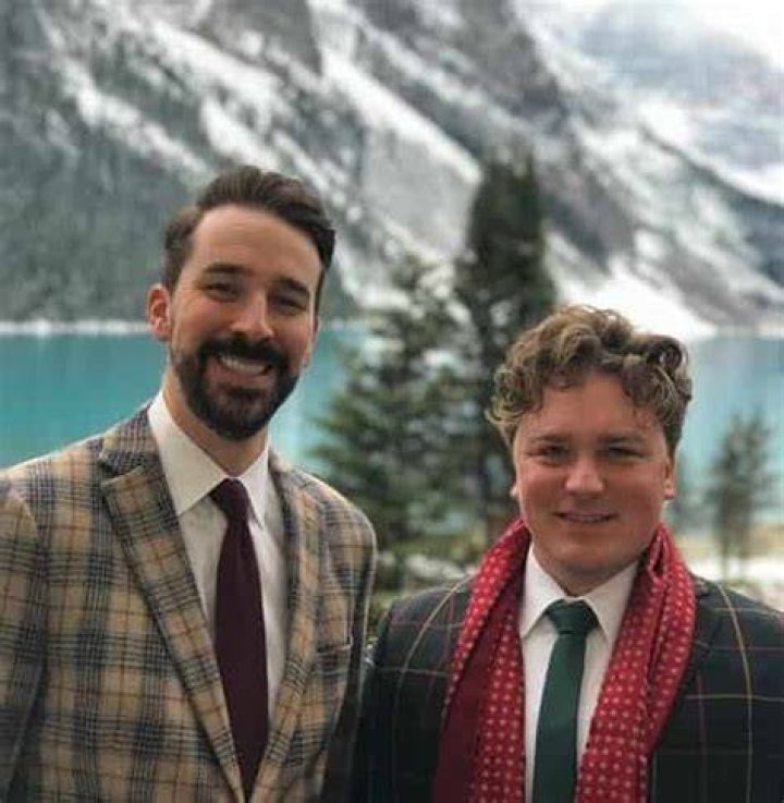 The 44 aged NBC News reporter Joe Fryer is dating his partner Peter Brlylinke ·