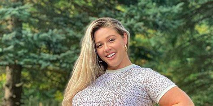 Uncover The Fashion And Lifestyle Secrets Of Ellana Bryan On Instagram