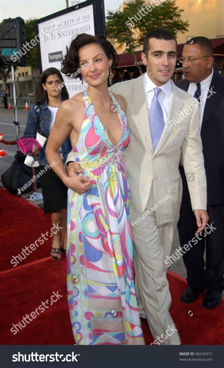 Who is Ashley Judd's current partner? Who is Dario Franchitti?