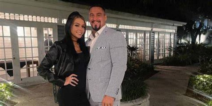 Who is Bron Breakkers girlfriend? Know all about Cora Jade ·