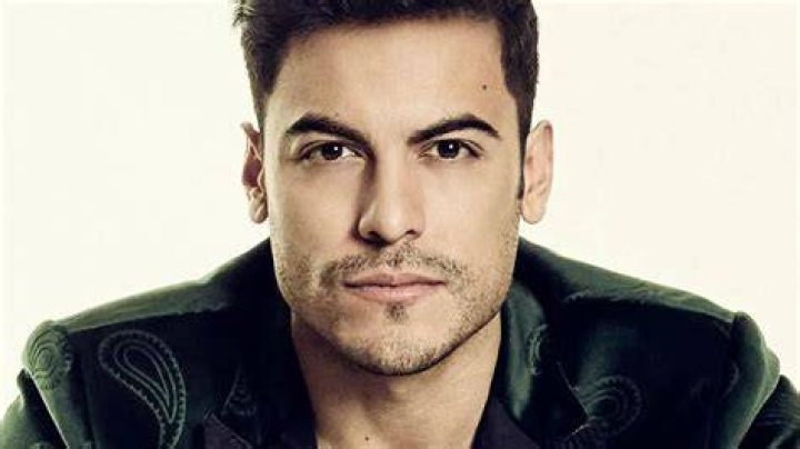 Who is Carlos Rivera Dating Now ·