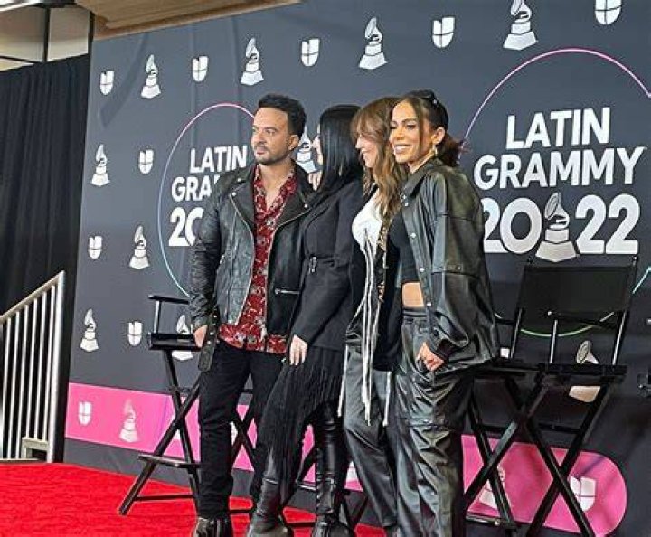 Who will host Grammy 2022?